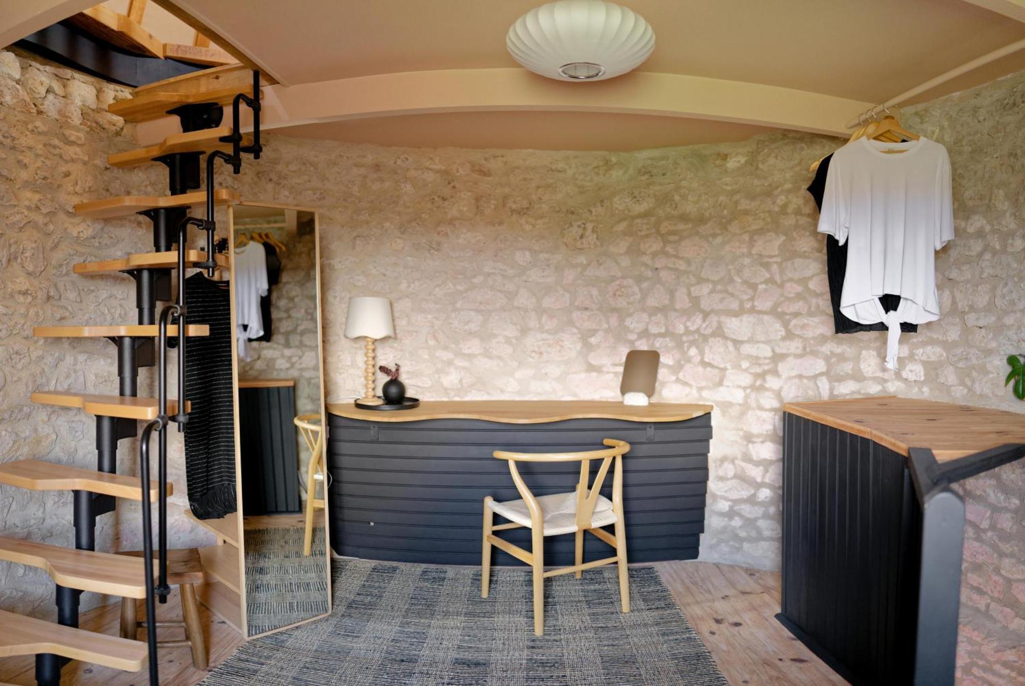 Enchanting Windmill Retreat Loubes-Bernac Exterior photo